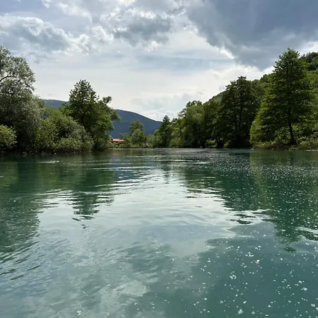 Kacar Jezero-jajce 아파트 *