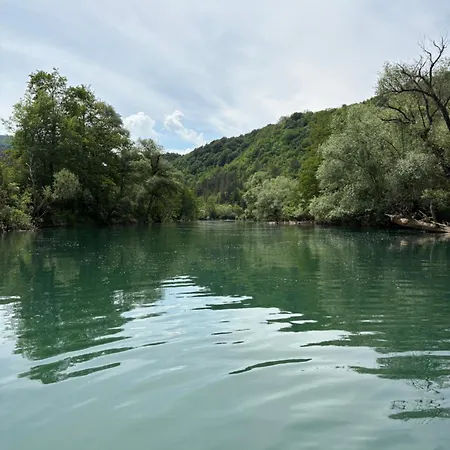 Kacar Jezero-jajce Jezero (Republika Srpska)