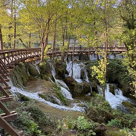 Kacar Jezero-jajce